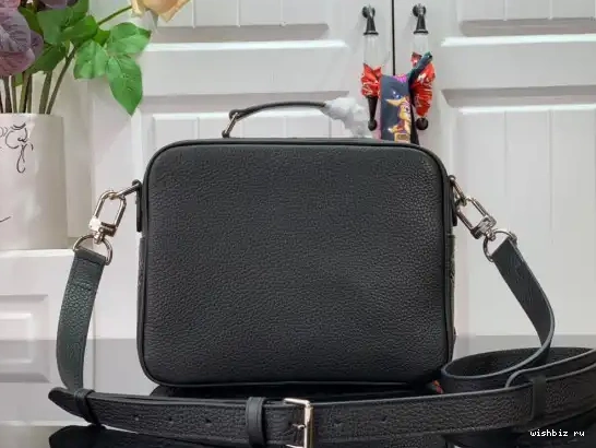 WIS LOUIS MESSEANGER VUITTON BAG 0522